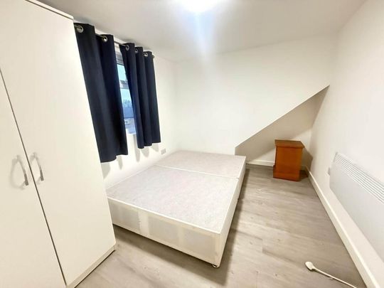 3 bedroom flat to rent - Photo 1