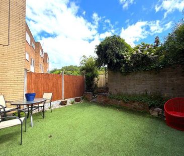 3 Bedroom Mews To Let - Photo 6