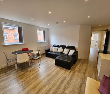 2 Bed Student Accommodation - Photo 2