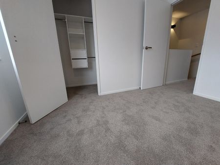 Modern Townhouse 2 Bedrooms - Photo 2