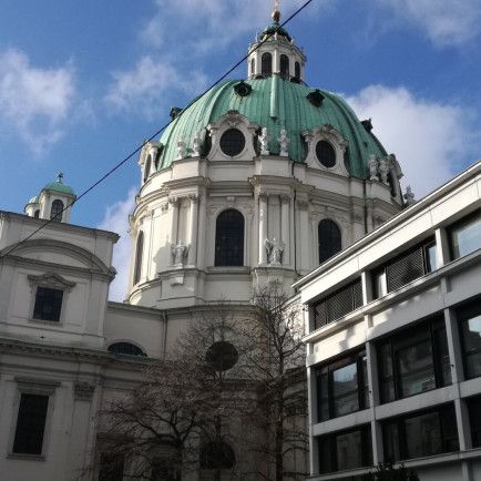 2 Zimmer Wohnung mit Gemeinschaftsdachterrasse mit Blick auf den Karlsplatz! - Photo 1