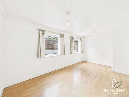 3 bedroom end of terrace house to rent - Photo 1