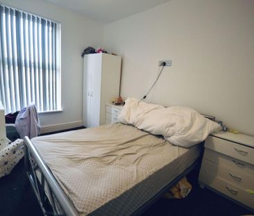 3 bedroom terraced house to rent - Photo 4