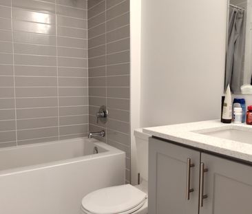 For Lease - 20 Lytham Green Circle, Newmarket, Ontario - Photo 5