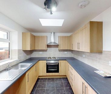 3 bedroom terraced house to rent - Photo 6