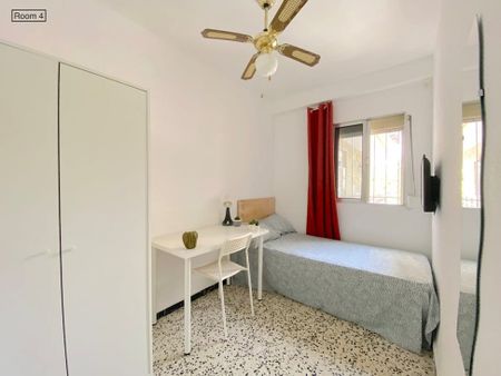 Avenida de Sánchez Pizjuán, Sevilla, Andalusia 41009 - Photo 3