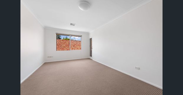 Light-filled apartment in a quiet cul-de-sac - Photo 1