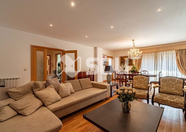 Apartamento T4 em Porto