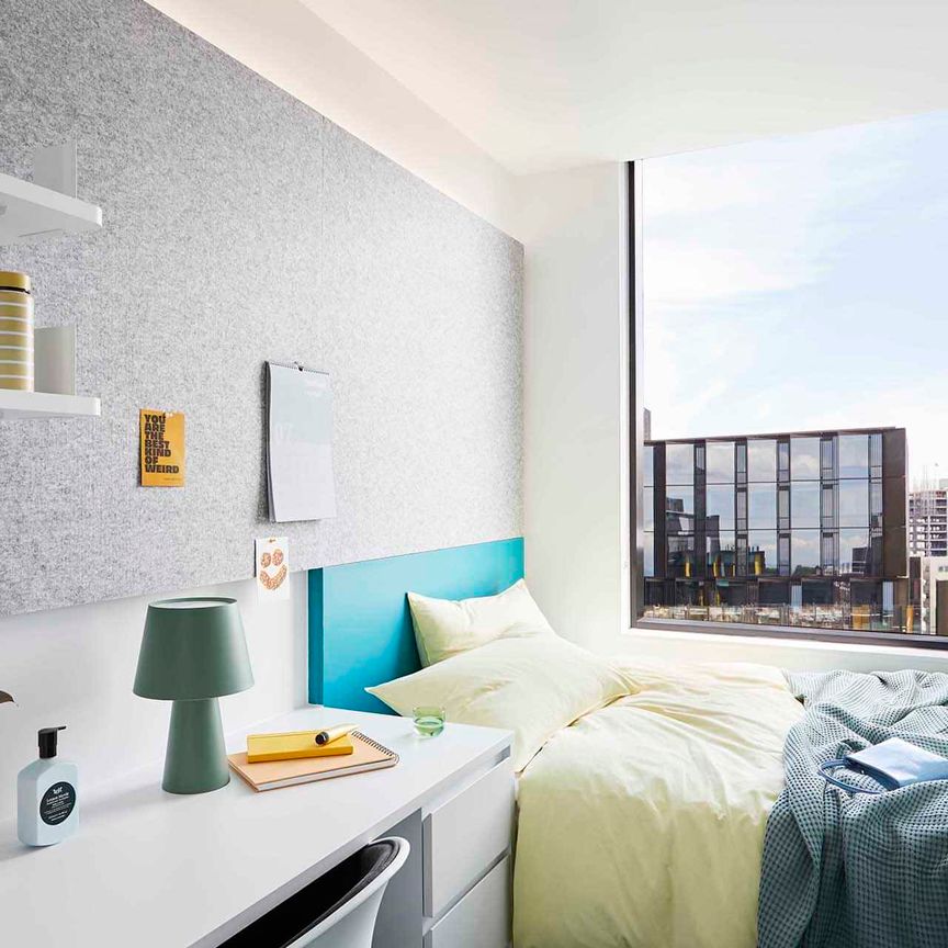 2 Bedroom Shared Bathroom, Double Bed - Photo 1
