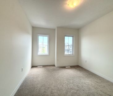 For Lease - 132 PORT Crescent, Welland, Ontario - Photo 3