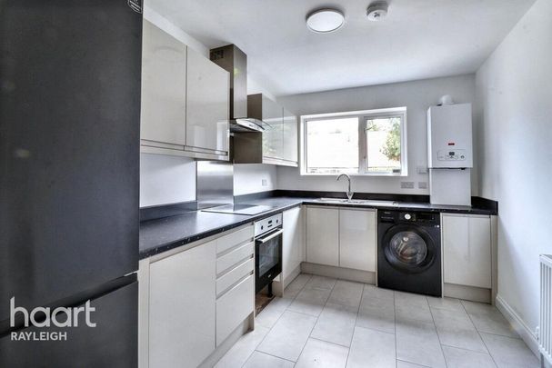 2 bedroom flat to rent - Photo 1