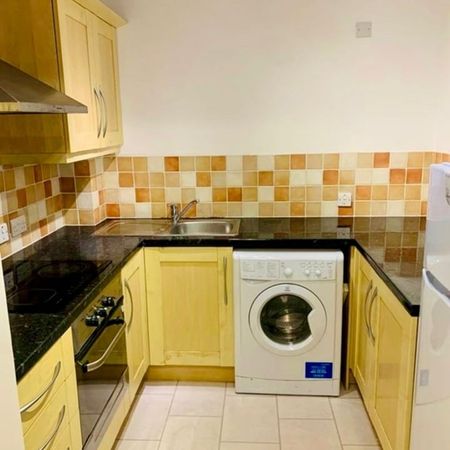 2 Bed Flat, Greys Court, RG1 - Photo 4