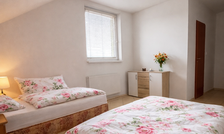 Prenájom 2.izb byt Hlohovec,ul.Hlohová - Fotografia 2