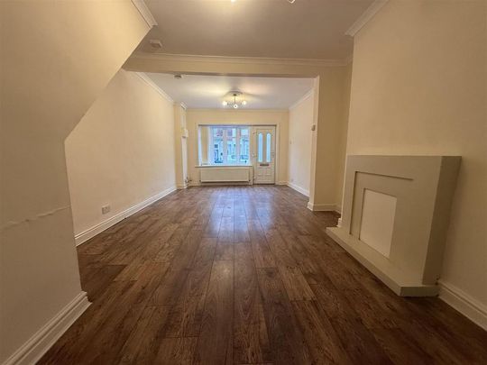 2 bedroom end of terrace house to rent - Photo 1