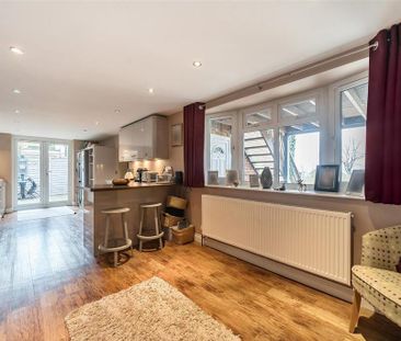 4 bedroom semi-detached house to rent - Photo 1