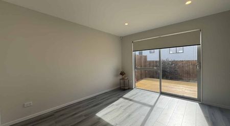 Contemporary comfort - 2 Bedrooms - Photo 3