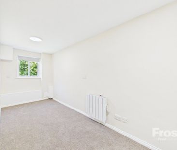Lowestoft Drive, Slough, Berkshire,SL1 - Photo 3