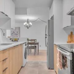 1 room apartment of 104m² in Saint-Jérôme - Photo 2