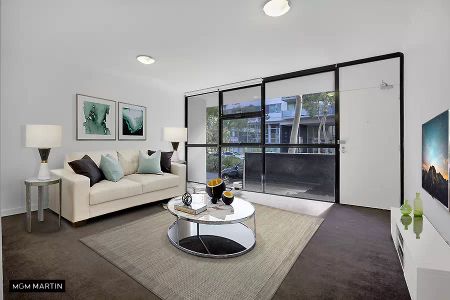 MGM MARTIN - AIR CONDITIONED THREE BEDRROM TOWNHOUSE + Self contained office/bedroom - Photo 2