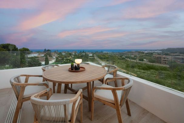 Penthouse with Sea Views for Rent in Estepona - Photo 1