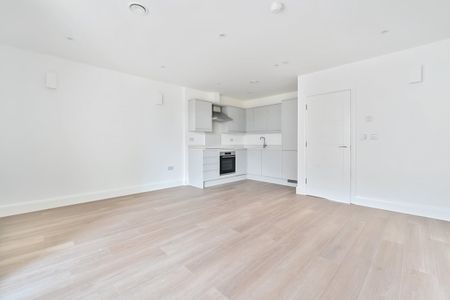 3 bedroom flat to rent - Photo 3