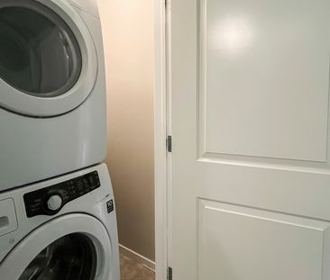 Sunlit 3 Storey End Unit Townhouse. - Photo 6