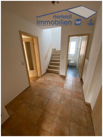 Großzügige 4-ZKB-Maisonette-Wohnung mit zwei Balkonen über zwei Ebenen in Jengen/Weicht bei Buchloe - Foto 4