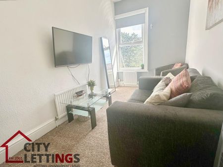 1 bedroom in a flat share to rent - Photo 4
