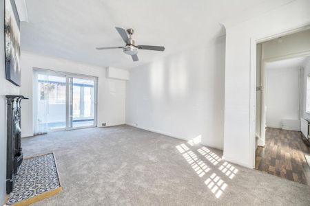 3 bedroom detached house to rent - Photo 4