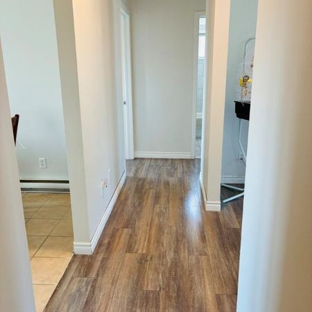 * Nouvelles photos* 4 ½ Brossard avec commodités - Photo 4