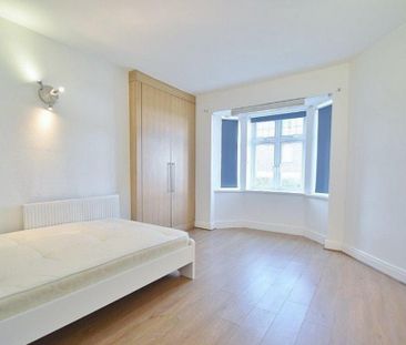 4 bedroom flat to rent - Photo 4