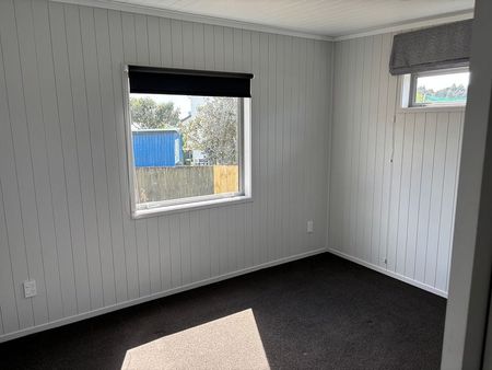 Sunny 3 bedroom home - Photo 4