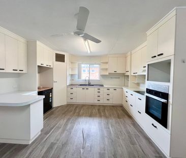 Spacious home with ocean views - Photo 6