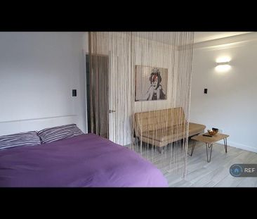 Studio to rent - Photo 4