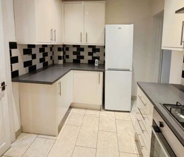 3 bedroom House To Let - Photo 3