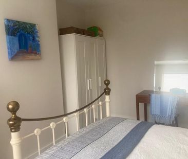 Lovely Double Room in a newly modernised house with good transport ... - Photo 1