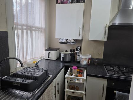 Room in a Shared Flat, Norbury Crescent, SW16 - Photo 3