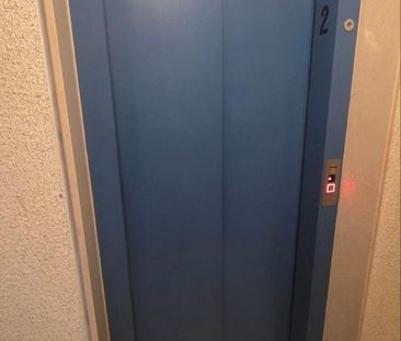 Vermietung: Sanierte & voll möblierte 2-Zimmer-Wohnung mit Balkon - Photo 5