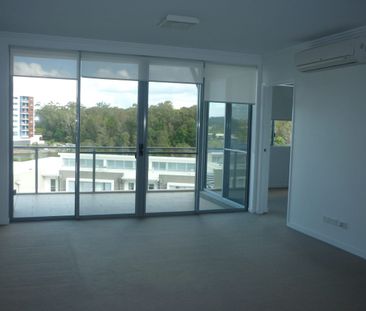 TWO BEDROOM (2) TOP FLOOR APARTMENT WITH LAKE VIEWS AND POOL IN GAT... - Photo 1