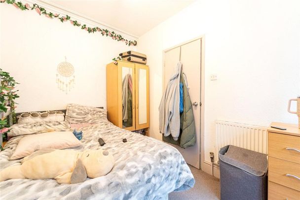 3 bedroom end of terrace house to rent - Photo 1