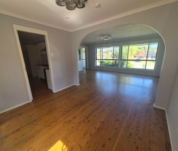 Three bedroom Family Home Plus Home Office And Large Entertaining A... - Photo 2