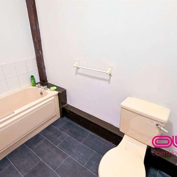 Morris Green Lane, Bolton, BL3 - Photo 1