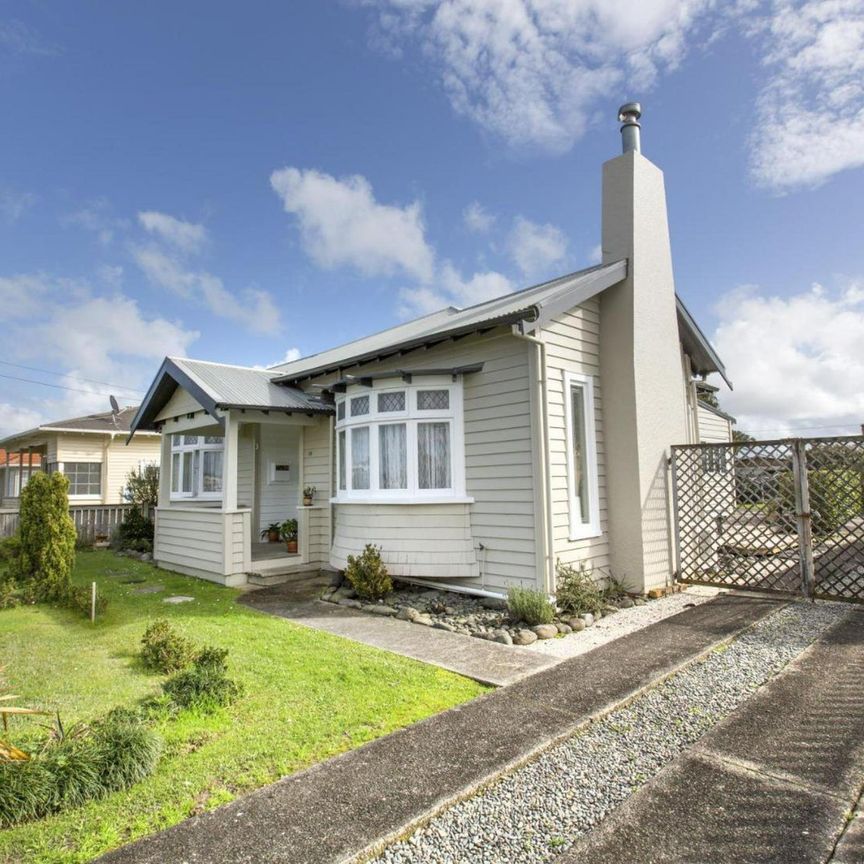 Great home in a great location - Photo 1