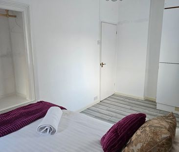 2 Bed End Terrace, Keedonwood Road, BR1 - Photo 5