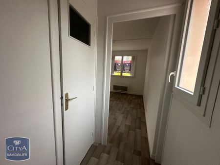 Location Appartement 2 pièces 31m² BOURG EN BRESSE 01000 - Photo 2