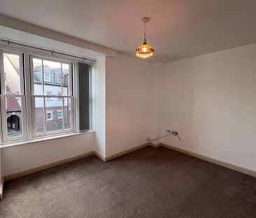 Hopmans Court - Photo 3