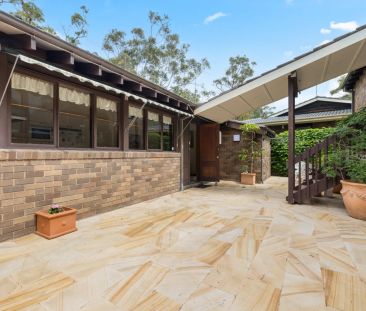 Tranquil Family Retreat in a Leafy Setting - Photo 2