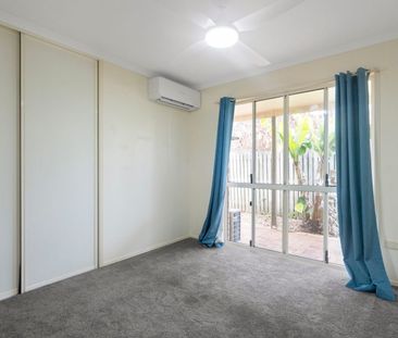 Coastal Property for family - ready for a move in - Photo 3