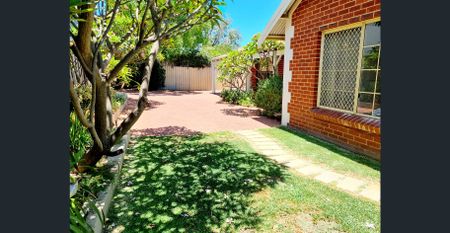 CHARMING PRIVATE FAMILY RETREAT - Photo 3