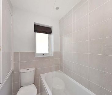 2 bedroom semi-detached house to rent - Photo 3